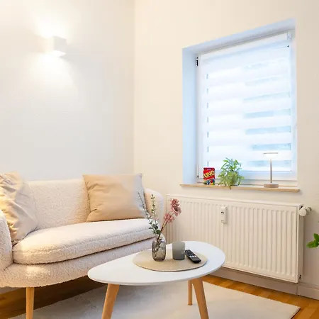 Pauline In Gera-untermhaus - Geras Lage - Wlan - Terrasse - Fuer 1 - 2 Personen *