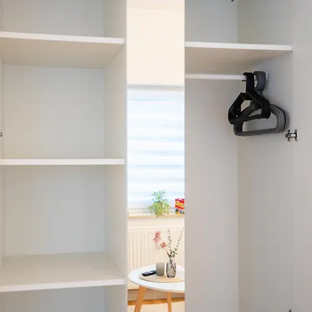 Pauline In Gera-untermhaus - Geras Lage - Wlan - Terrasse - Fuer 1 - 2 Personen