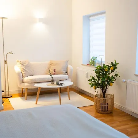 Pauline In Gera-untermhaus - Geras Lage - Wlan - Terrasse - Fuer 1 - 2 Personen شقة *