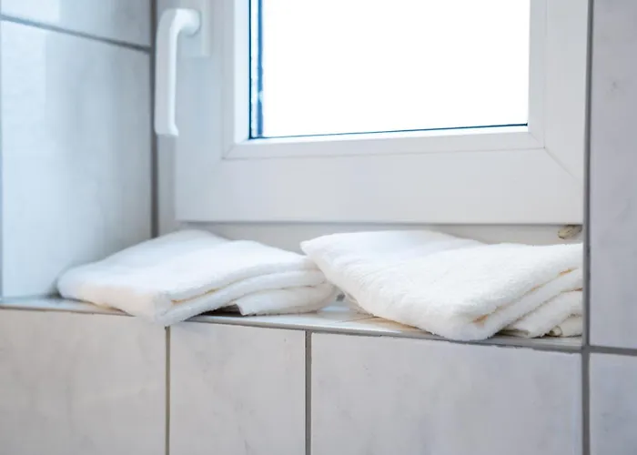 Appartement Pauline In Gera-untermhaus - Geras Lage - Wlan - Terrasse - Fuer 1 - 2 Personen *