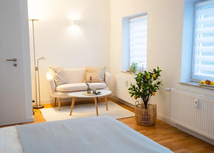 Pauline In Gera-untermhaus - Geras Lage - Wlan - Terrasse - Fuer 1 - 2 Personen Appartement *